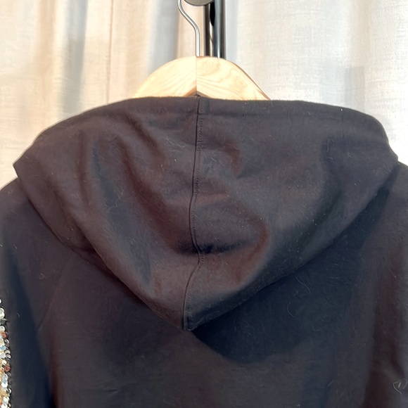 Guess Los Angelos Size L EUC Black Crop Hood Sweatshirt Sequined Sleeves (0213) - Picture 6 of 12